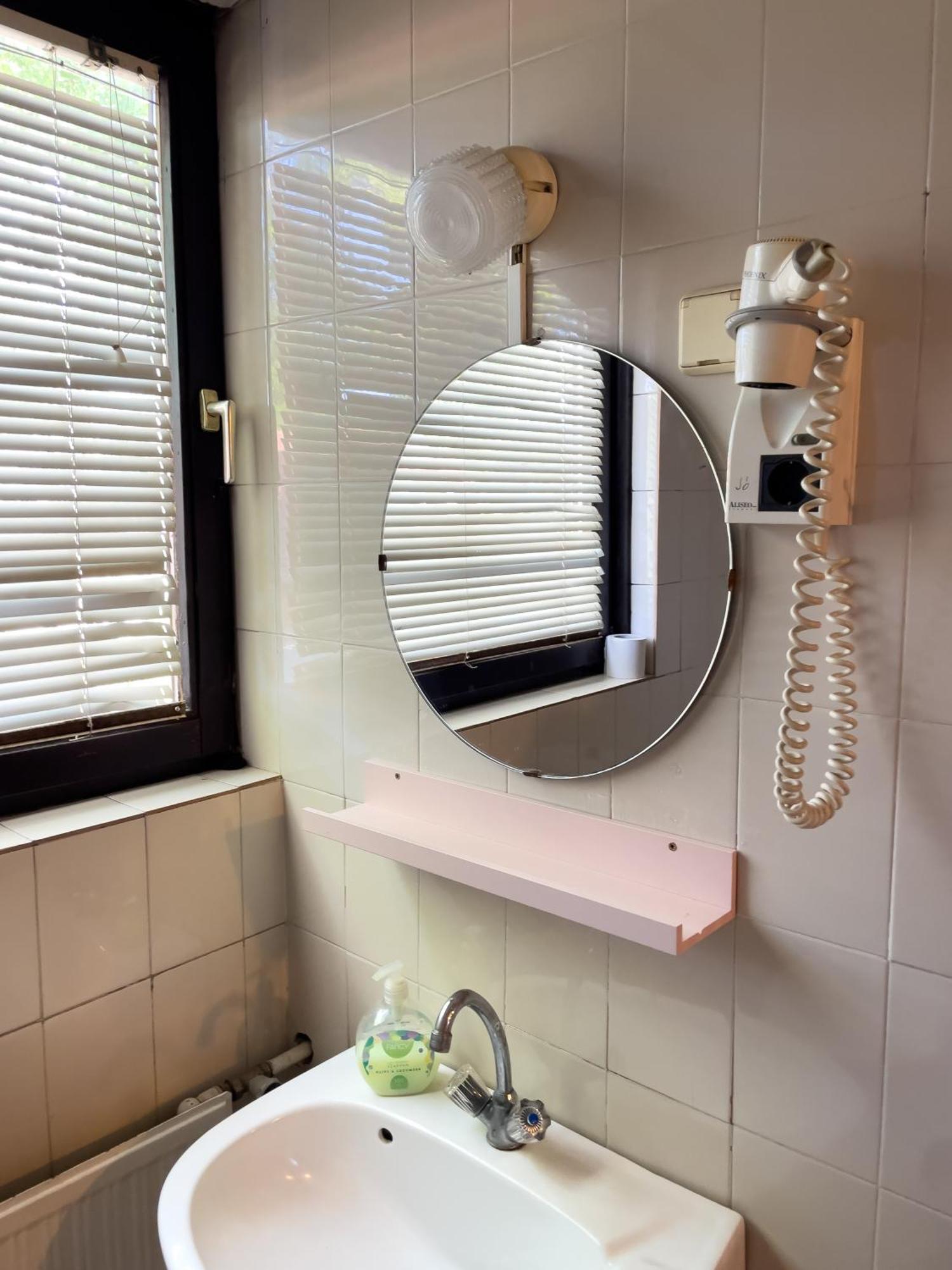Pestujhely Panzio-Etterem Hotel Boedapest Buitenkant foto